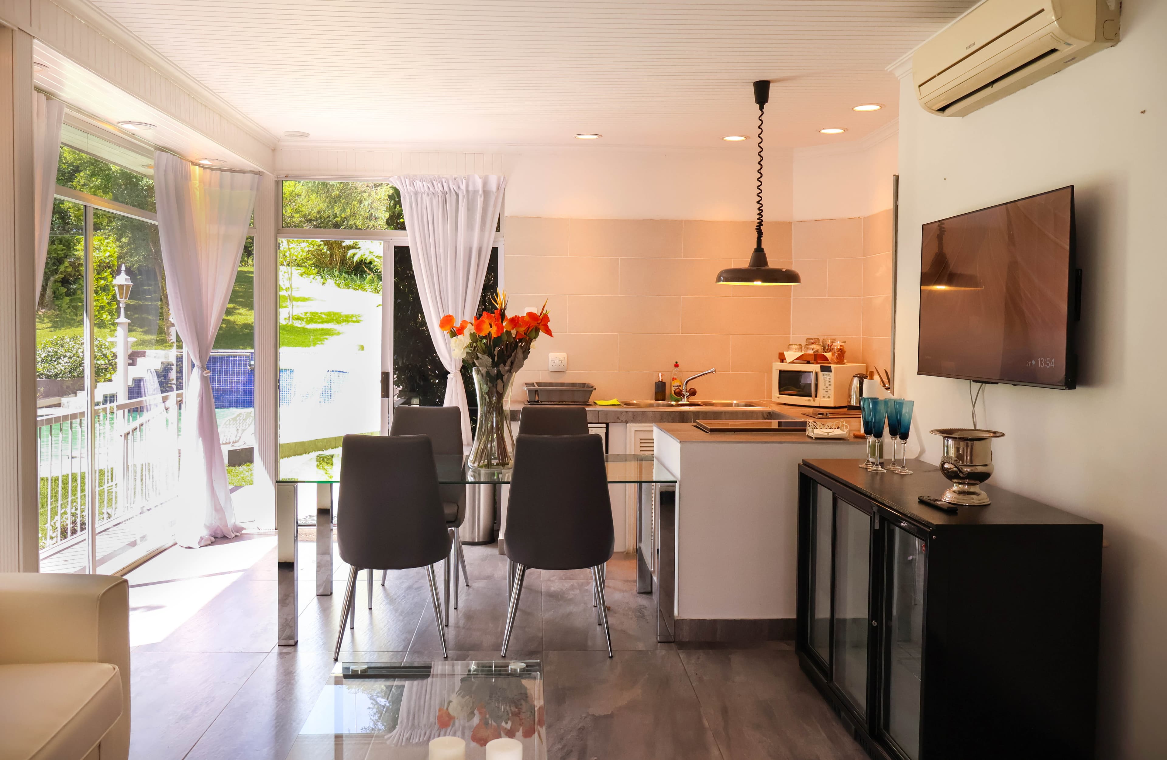 Boathouse Bungalow — photo 7