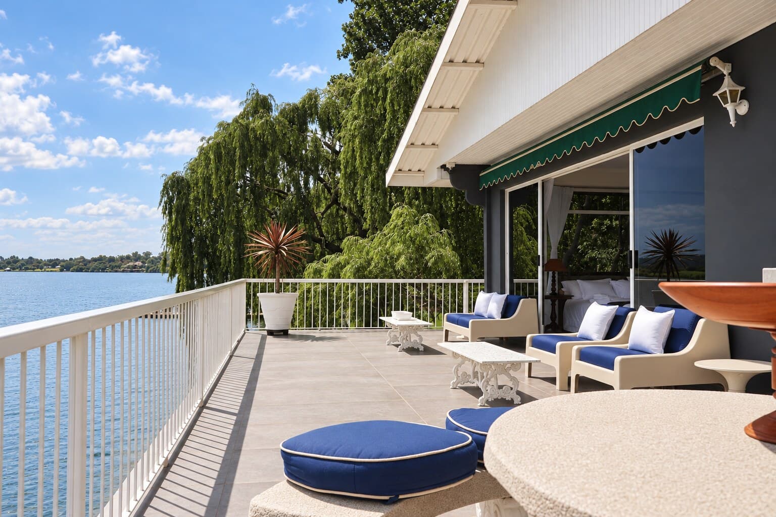 Boathouse Bungalow - photo 1