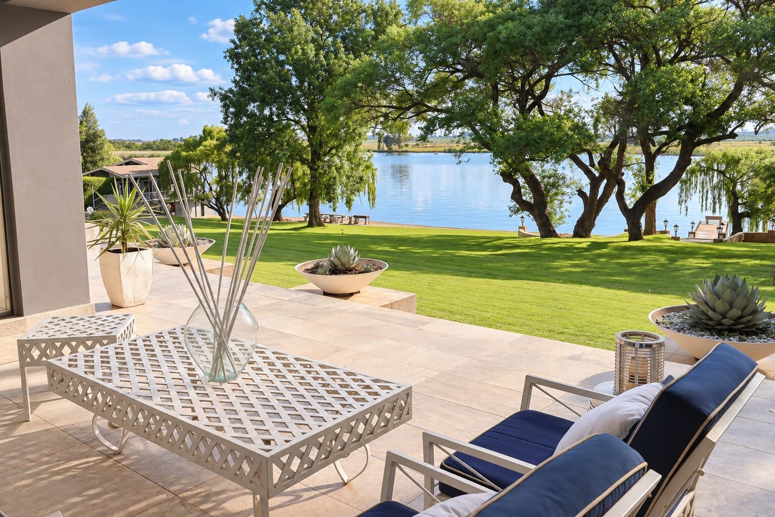 Welcome to Cloudrift - a riverside escape on the Vaal